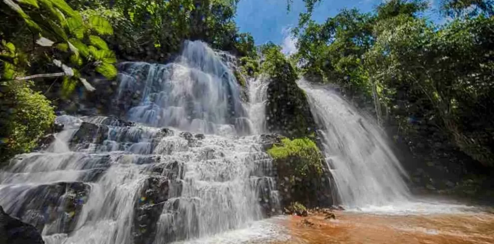 Karera-waterfalls-Burundi-Augustine-Tours–1024×679